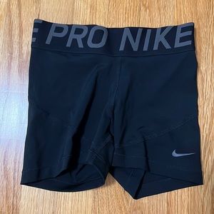 BLACK NIKE PROS.